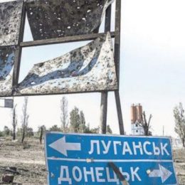 Батьки загиблих на Донбасі синів отримали матеріальну допомогу
