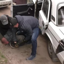 Боєприпаси та зброю з району АТО намагався збути військовий. Відео