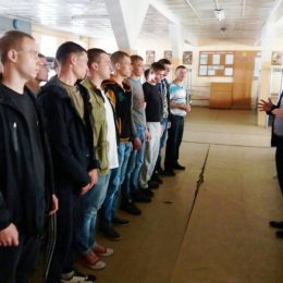 У Чернігові юристи зустрілися з новобранцями в армію
