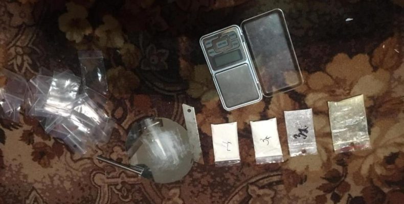 СБУ затримала військового під час збуту психотропних речовин