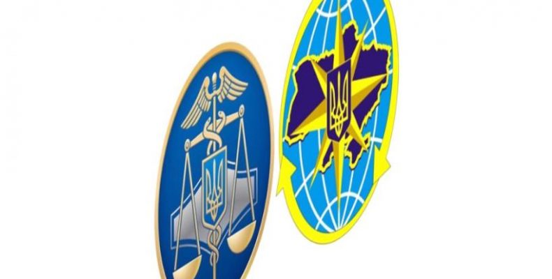 Порозумітися вирішили служби: фіскальна й міграційна