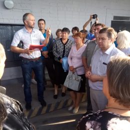 У Бахмачі люди заблокували центральне районне відділення зв'язку
