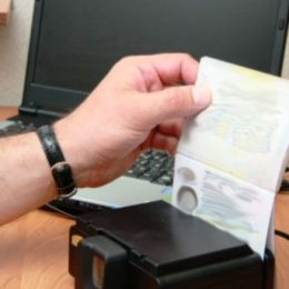 Не вдалося поїхати до Росії з підробленим паспортом