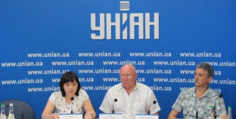 Прийняти «Фермерський антирейдерський закон» закликав депутатів фермер