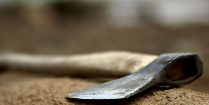 Спільник по чарці намагався вирішити суперечку за допомогою сокири