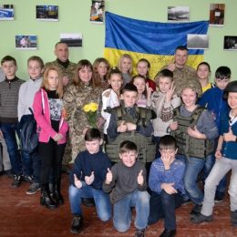 У День Соборності України військові провели для учнів уроки патріотизму