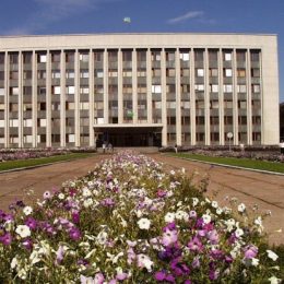 Скандальні питання розглядатимуть депутати Чернігівської облради