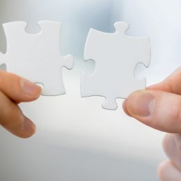 Про порядок встановлення факту родинних відносин