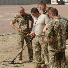 Куди поділися 200 тисяч євро від урядів Німеччини та Канади?