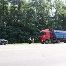 Куди прямувала львівська фура зі сміттям, з`ясовує поліція Чернігівщини
