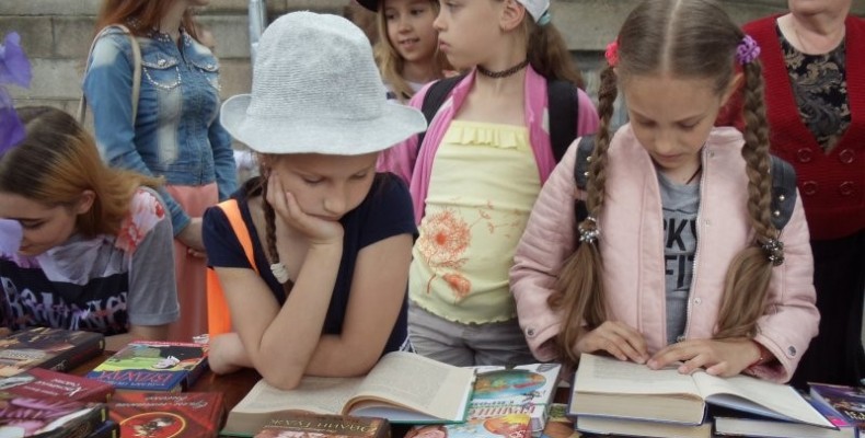 «Бібліотеку під зеленими вітрилами» відкрили у Чернігові