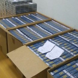 4 тисячі пачок цигарок не зміг провезти водій через кордон