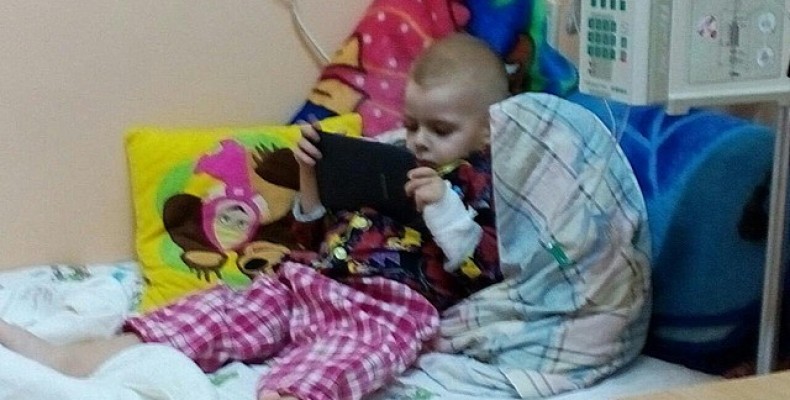 Білий журавлик − символ акції «Крила надії» − прикликає на допомогу