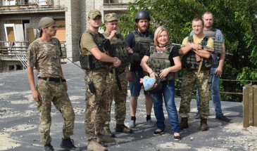 Її душа рветься до захисників, які закривають собою честь держави