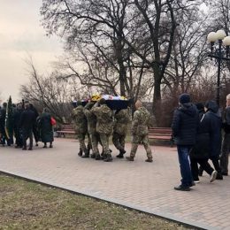 У Чернігові прощалися із загиблим на Донбасі добровольцем