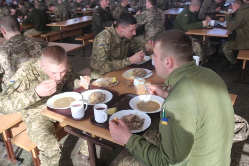 Запроваджені нові стандарти харчування військових