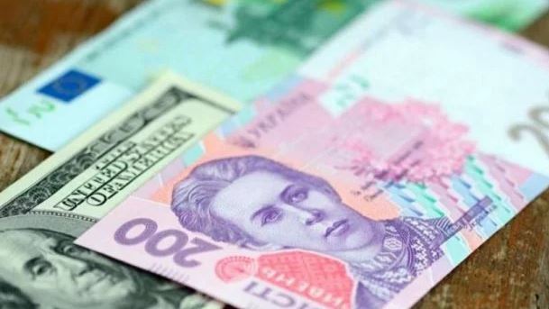 Стрімке зміцнення гривні нарешті зупинилося