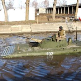 В Десні вчилися долати водну перешкоду в екстремальних умовах