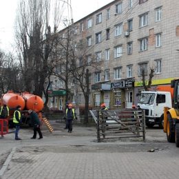 Наслідки аварії ліквідовують на водопроводі у Чернігові