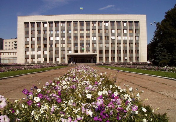 Скандальні питання розглядатимуть депутати Чернігівської облради