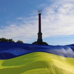 На місці легендарного бою вручили паспорти юним громадянам