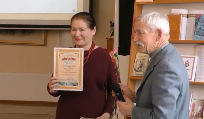 «Я слухаю музику тиші…»