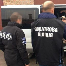 У гаражі автокооперативу виробляли підпільно коньяк