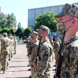 У Чернігові молоді воїни присягнули на вірність Україні