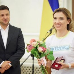 Президент України вручив відзнаку Олені Костевич