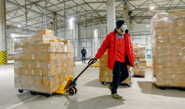 Влада бажає відслідковувати посилки українців