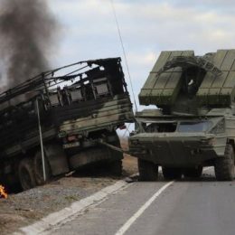 Українські льотчики знищили колону ворожої техніки