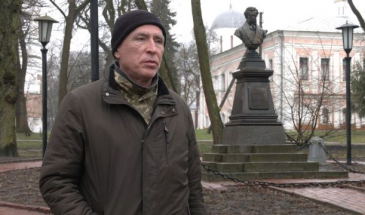 Чернігівці знають, що робити з російськими символами у Чернігові