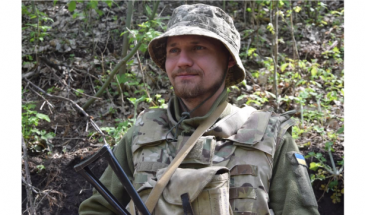 Художник із Чернігівщини змінив пензлик на автомат