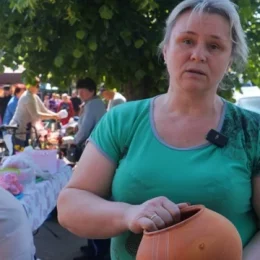 Родина Кобзарів із Чернігівщини продовжує гончарну справу своїх батьків
