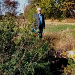 Розстріляний у яблуневому саду своїх батьків