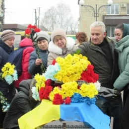 Бобровицька громада провела в останню дорогу загиблого Героя