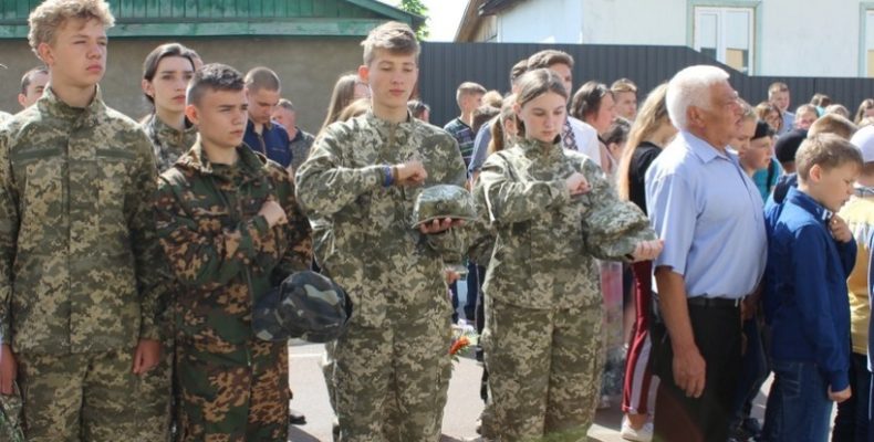 На Чернігівщині відкрили меморіальну дошку герою Максиму Авдієнку