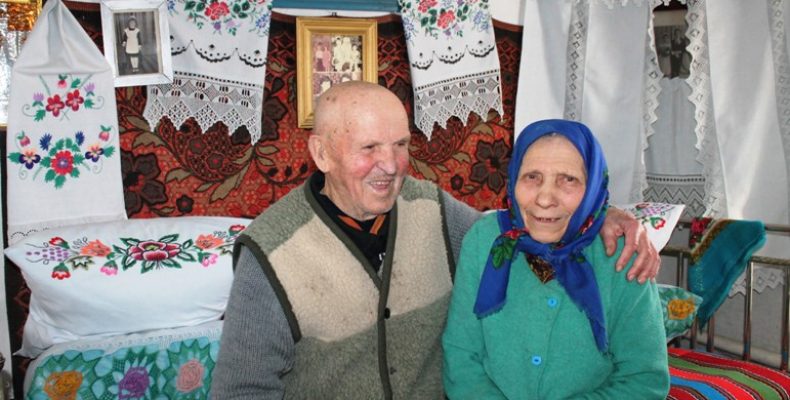 В їхню юність безжально увірвалася клята війна…