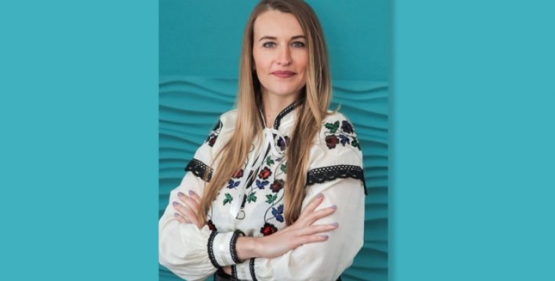Беззаконня: Керівницю, яка робила реальні добрі справи, звільнили