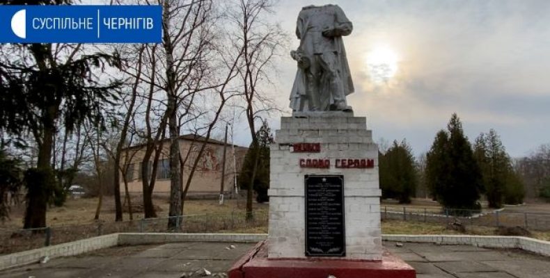 Окупанти обстріляли пам'ятник радянському воїну Другої світової війни