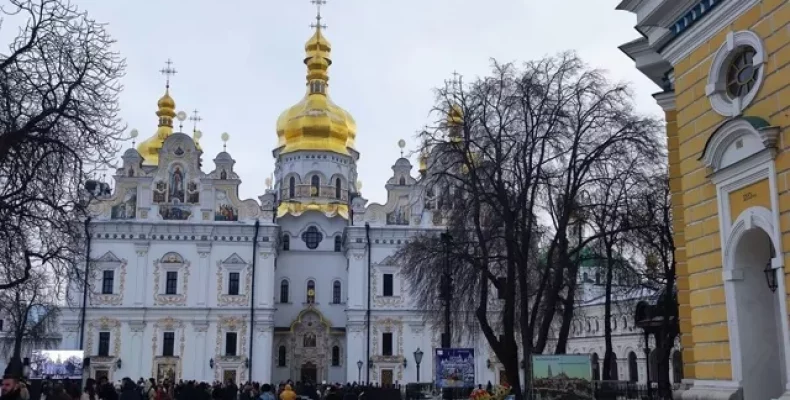 Українська молитва й надалі звучатиме у Лаврі – Зеленський