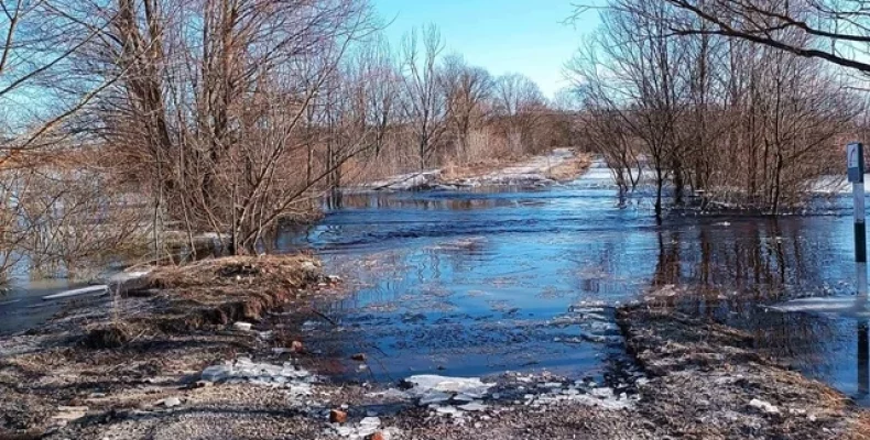 Малий Дирчин на Чернігівщині вода відрізала від світу