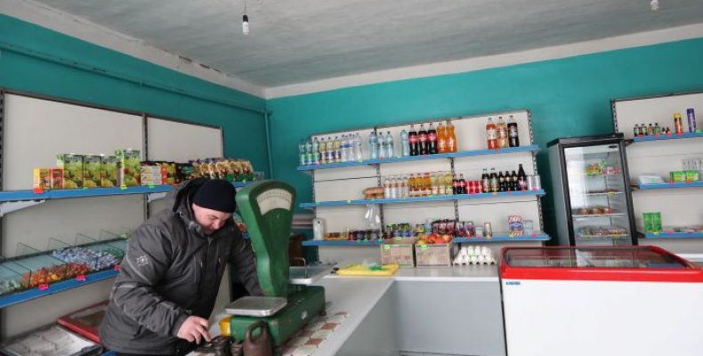 Село: Магазин, який працює лише дві години в день