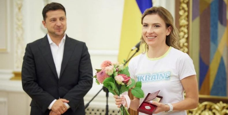 Президент України вручив відзнаку Олені Костевич