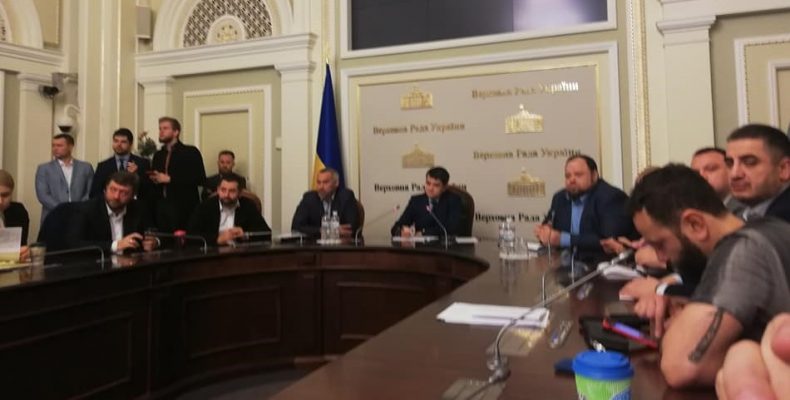Генпрокурор надає у Раду подання на зняття недоторканності деяких нардепів