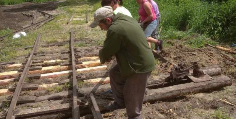 У Смолині на Чернігівщині прокладають залізницю