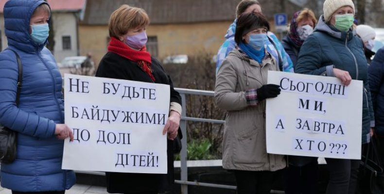Освітяни зі Сновська відстояли свою гімназію