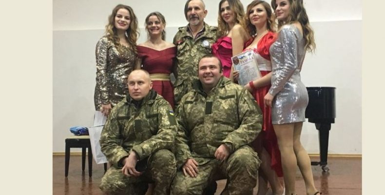 Чернігівські артисти — бійцям 13-го батальйону