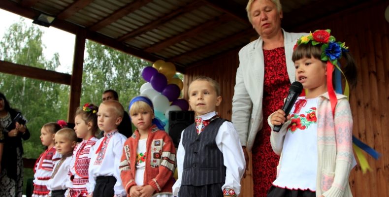 Співало село до пізньої ночі