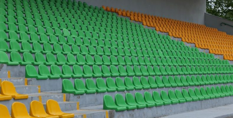 Чому окремі стадіони позбавили приймати матчі чемпіонату України